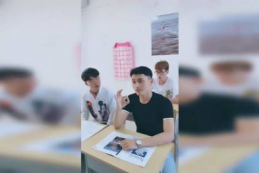 学渣搞笑视频,笑出腹肌的校园日常